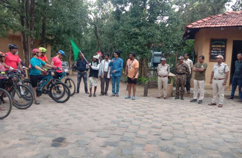 Safari on bicycle for the first time in the buffer zone बफर जोन में पहली बार साइकिल पर सफारी