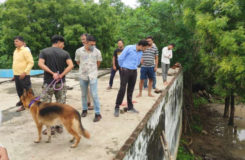 ढाई महीने में चोरों ने पार किया 1.31 करोड़ का माल ढाई महीने में चोरों ने पार किया 1.31 करोड़ का माल
