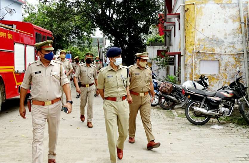 img-20210820-wa0013.jpg पद संभालते ही अचानक थाने पहुंच गए नए SSP, देखकर पुलिसकर्मियों के छूटे पसीने