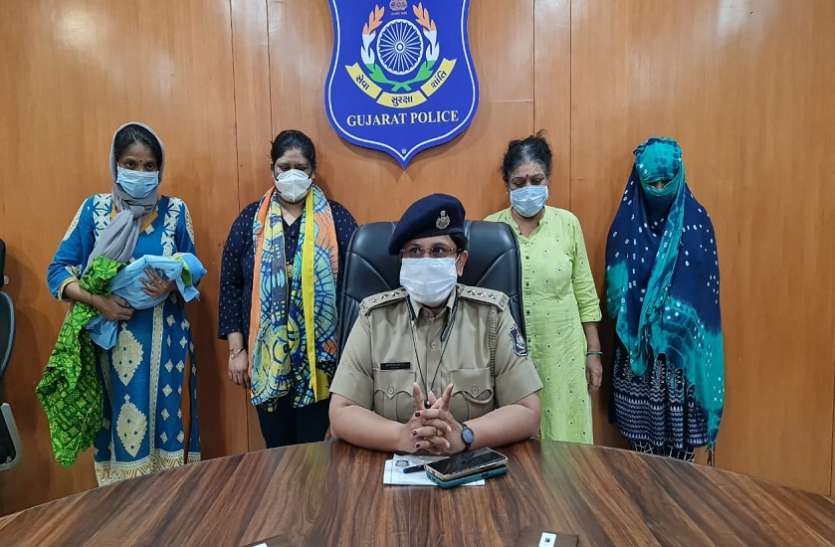 Gujarat Hindi News : मानव तस्करी का पर्दाफाश, तीन महिलाओं ने 6 लाख में किया बच्चे का सौदा Gujarat Hindi News : मानव तस्करी का पर्दाफाश, तीन महिलाओं ने 6 लाख में किया बच्चे का सौदा