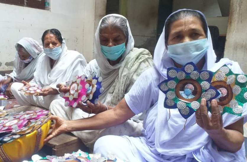 mathura.jpg Rakshabandhan Rakhi 2021: अपनों ने ठुकराया तो पीएम मोदी को बनाया भाई, भेजी 251 स्पेशल राखियां