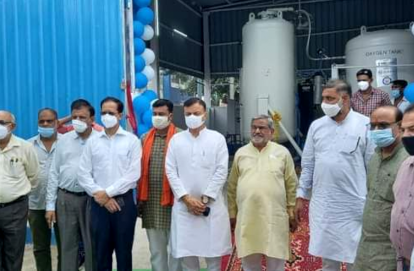 News सीएम शिवराज सिंह चौहान ने किया ऑक्सीजन प्लांट का लोकार्पण, 1 मिनट में बनेगी 1 हजार लीटर ऑक्सीजन