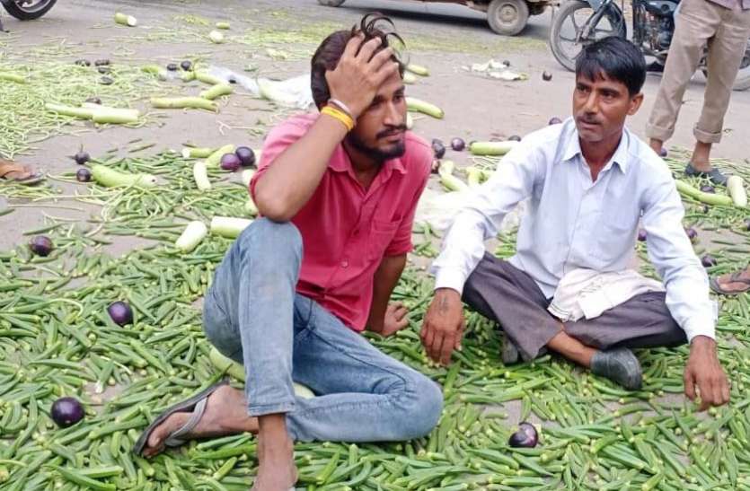 Vegetable सब्जी बेचने आए किसानों को जब मंडी में नहीं मिला लागत मूल्य तब हुआ कुछ ऐसा कि सड़कों का बदल गया नजारा, पढ़िए क्या है पूरी खबर