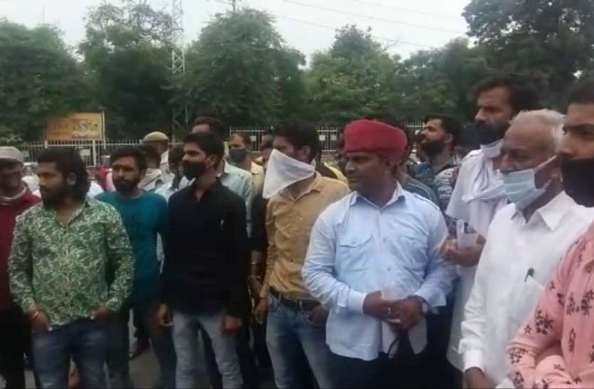 दूसरे दिन भी नहीं हुआ पोस्टमार्टम, आक्रोश जारी दूसरे दिन भी नहीं हुआ पोस्टमार्टम, आक्रोश जारी
