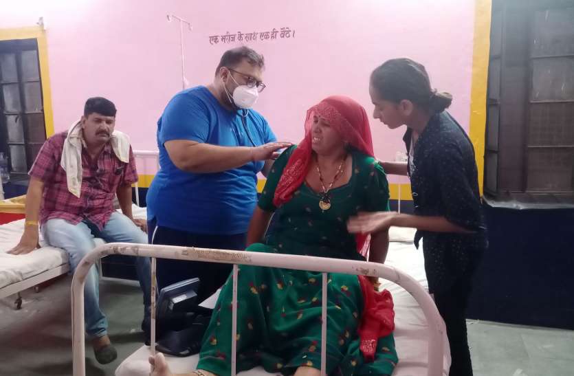 एसयूवी पलटी, पांच घायल एसयूवी पलटी, पांच घायल