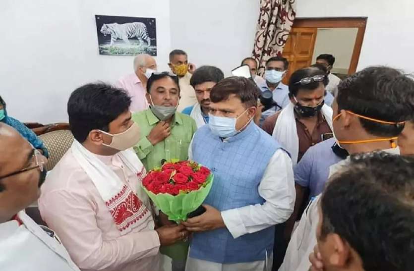 मध्य प्रदेश के ऊर्जा मंत्री प्रद्युम्न सिंह तोमर MP के ऊर्जा मंत्री का कांग्रेस पर हमला, बोले...