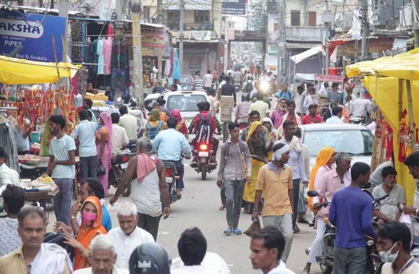 रक्षाबंधन 22 को, एक दिन पहले बाजारों में उमड़ी भीड़ रक्षाबंधन 22 को, एक दिन पहले बाजारों में उमड़ी भीड़
