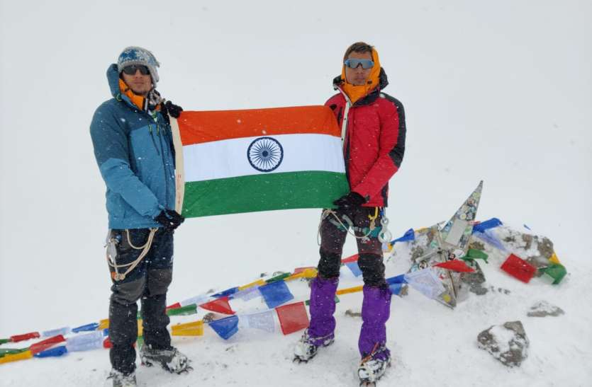 ELBRUS PEAK----जोधपुर के तपन-तरुण ने फतह की यूरोप की माउंट एल्ब्रुस चोटी ELBRUS PEAK----जोधपुर के तपन-तरुण ने फतह की यूरोप की माउंट एल्ब्रुस चोटी