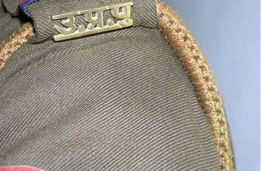 प्रतीकात्मक फोटो पत्नी को पढ़ा लिखाकर बनाया सिपाही, अब वह थानेेदार से मिलकर कर रही उत्पीड़न
