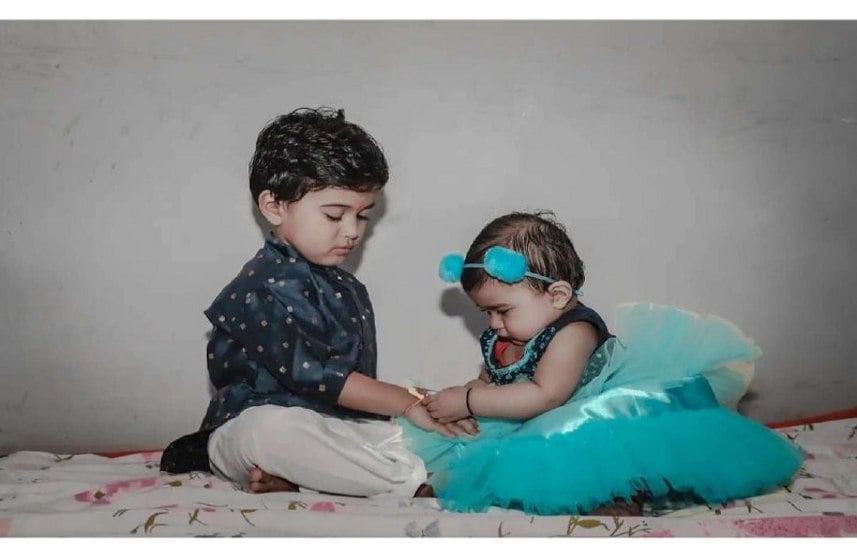 Raksha bandhan: इस बिटिया ने भाई की कलाई पर ऐसे बांधी राखी, पढ़ें पूरी खबर