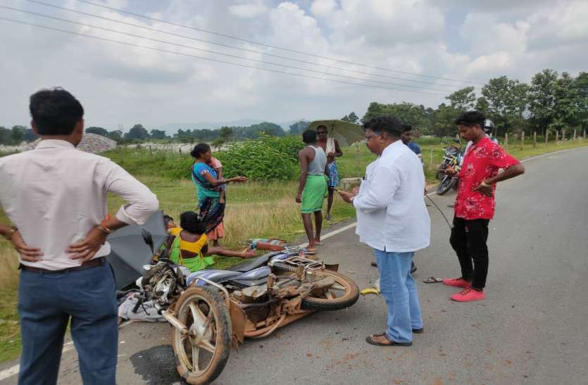 road_accident_on_raksha_bandhan.jpg मातम में बदल गई रक्षाबंधन की खुशियां, सड़क हादसे में परिवार के दो लोगों की मौत, 3 घायल