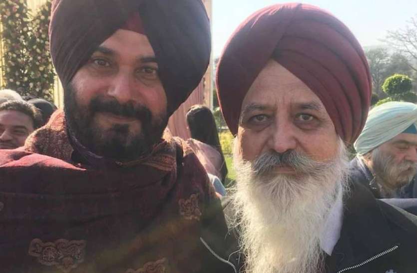 siidhu.jpg नवजोत सिंह सिद्धू को कांगे्रस से निकालने की उठी मांग, मनीष तिवारी बोले- आत्ममंथन हो कि क्या पार्टी में ऐसे लोग होने चाहिए, सिद्धू ने जारी किया समन