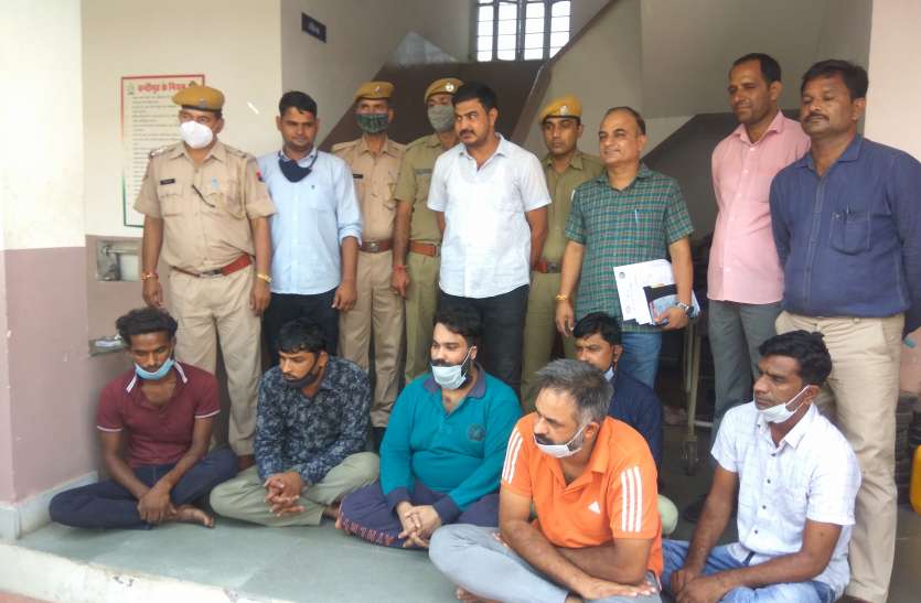 अर्न्तराज्यीय मादक पदार्थ तस्कर गिरफ्तार अर्न्तराज्यीय मादक पदार्थ तस्कर गिरफ्तार