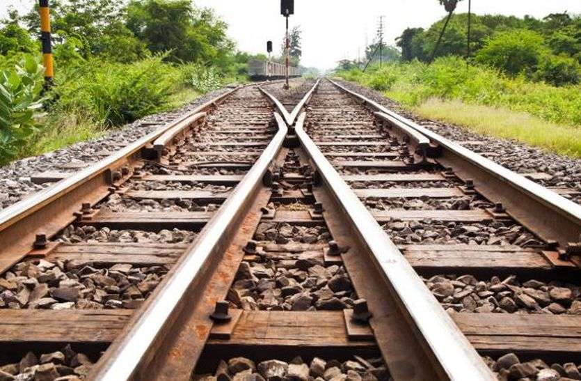 Scindia wrote a letter to the Railway Minister for Train Track Railway: 13 सौ करोड़ रुपए की रेल परियोजना अगले वर्ष होगी पूरी, यह है बड़ी वजह