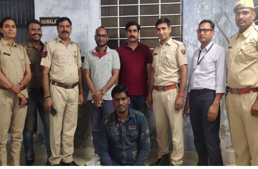 सिंगापुर में नौकरी दिलवाने का झांसा देने वाला साइबर ठग गिरफ्तार सिंगापुर में नौकरी दिलवाने का झांसा देने वाला साइबर ठग गिरफ्तार