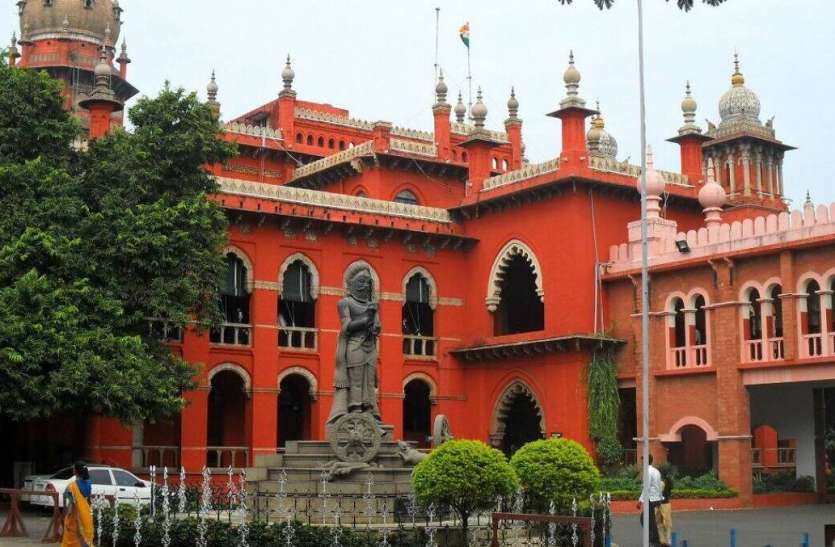 madras-hc-.jpg आरक्षण के बढ़ते ट्रेंड के कारण जाति व्यवस्था मजबूत हो रही, इसका कोई अंत नहीं दिख रहा- हाईकोर्ट