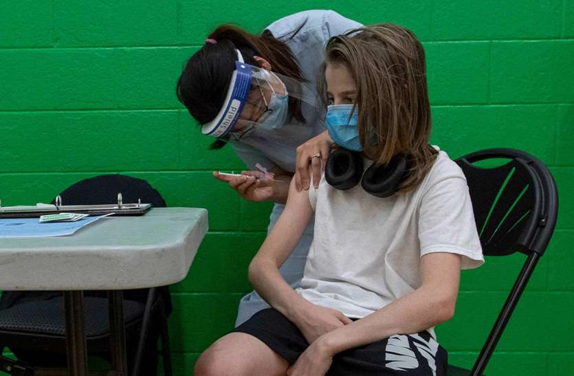 corona vaccination in britain ब्रिटेन: 12 से 15 साल के बच्चों का जल्द शुरू होगा वैक्सीनेशन