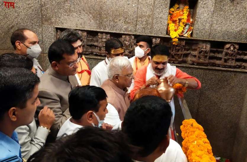 News ओंकारेश्वर पहुंचे राज्यपाल मंगूभाई पटेल, जन्माष्टमी पर भगवान ओंकारेश्वर ज्योर्तिलिंग के किये दर्शन