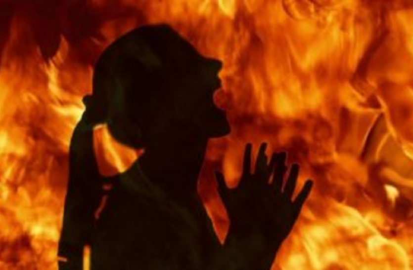 Atmadah cases in UP UP Prasangvash: यूपी में बढ़ते आत्मदाह के मामलों की चिंता आखिर किसको?