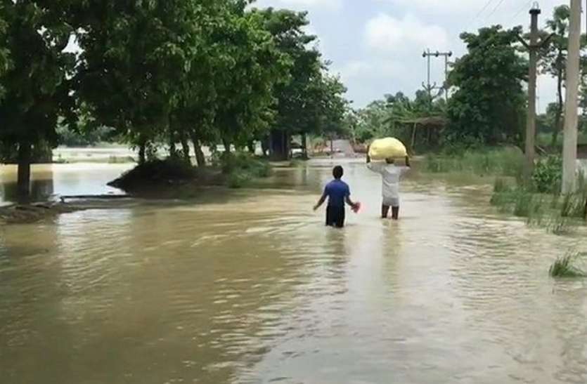 सीएम ने दिये जल शक्ति मंत्री को बाढ़ प्रभावित क्षेत्रों में भ्रमण के निर्देश सीएम ने दिये जल शक्ति मंत्री को बाढ़ प्रभावित क्षेत्रों में भ्रमण के निर्देश