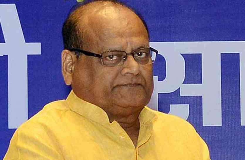 कालीचरण सराफ पहुंचे ग्रेटर नगर निगम कार्यालय, अवैध निर्माणों की शिकायत की कालीचरण सराफ पहुंचे ग्रेटर नगर निगम कार्यालय, अवैध निर्माणों की शिकायत की