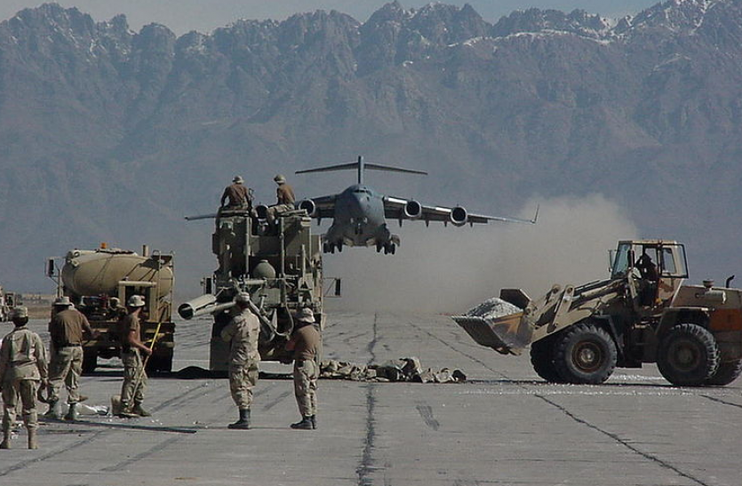 Bagram air force base i Taliban News: बगराम एयरबेस को कब्जे में लेने की कोशिश कर रहा है चीन, भारत की बढ़ सकती है मुश्किलें