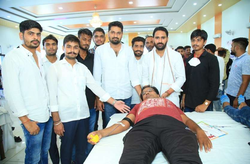 1339 यूनिट ब्लड एकत्र 1339 यूनिट ब्लड एकत्र