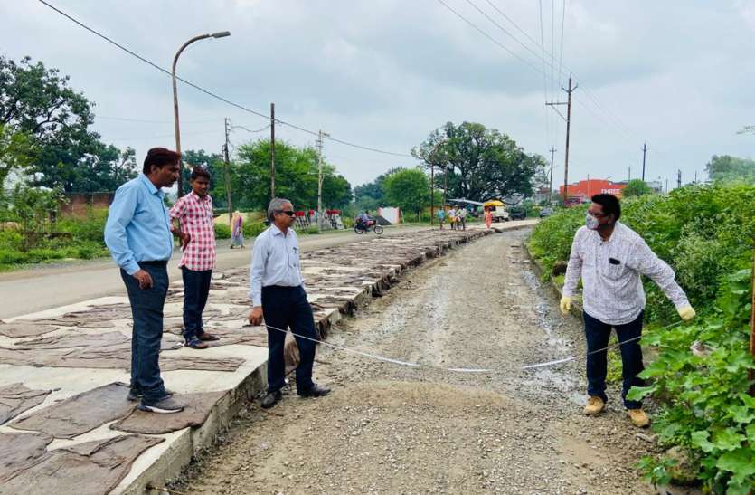 Encroachments will be marked in road widening, roadmap for removal pre सडक़ चौड़ीकरण में अतिक्रमण होंगे चिह्नित, हटाने की रूपरेखा तैयार, निरीक्षण में पहुंचे अधिकारी