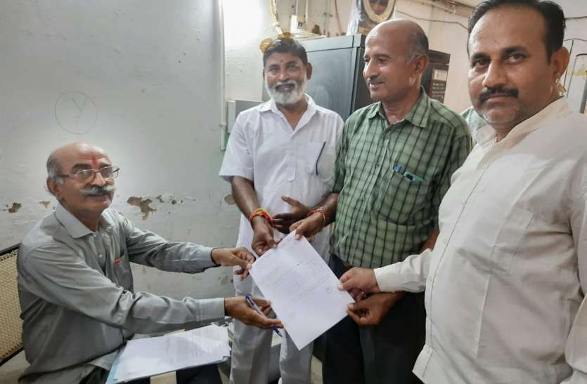 शिक्षक संघ राष्ट्रीय ने सौंपा ज्ञापन, पोषाहार की बकाया राशि जारी करने की मांग शिक्षक संघ राष्ट्रीय ने सौंपा ज्ञापन, पोषाहार की बकाया राशि जारी करने की मांग