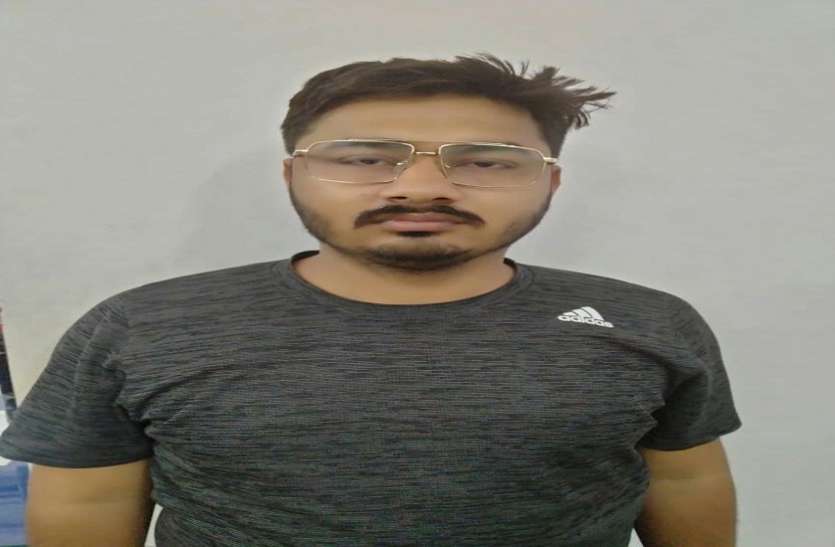 हत्या की कोशिश मामले का वांछित साथी के साथ गिरफ्तार हत्या की कोशिश मामले का वांछित साथी के साथ गिरफ्तार