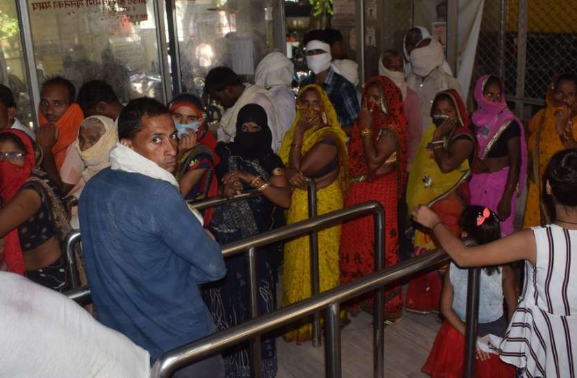 Viral havoc among children from house to house, suspected of spreading virus in UP घर-घर बच्चों में वायरल का कहर, यूपी में फैले वायरस का संदेह