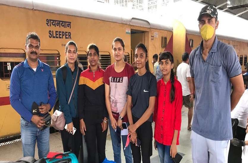 जो अकादमी रिजल्ट नहीं देगी उसे बंद किया जाएगा: सिंधिया जो अकादमी रिजल्ट नहीं देगी उसे बंद किया जाएगा: सिंधिया