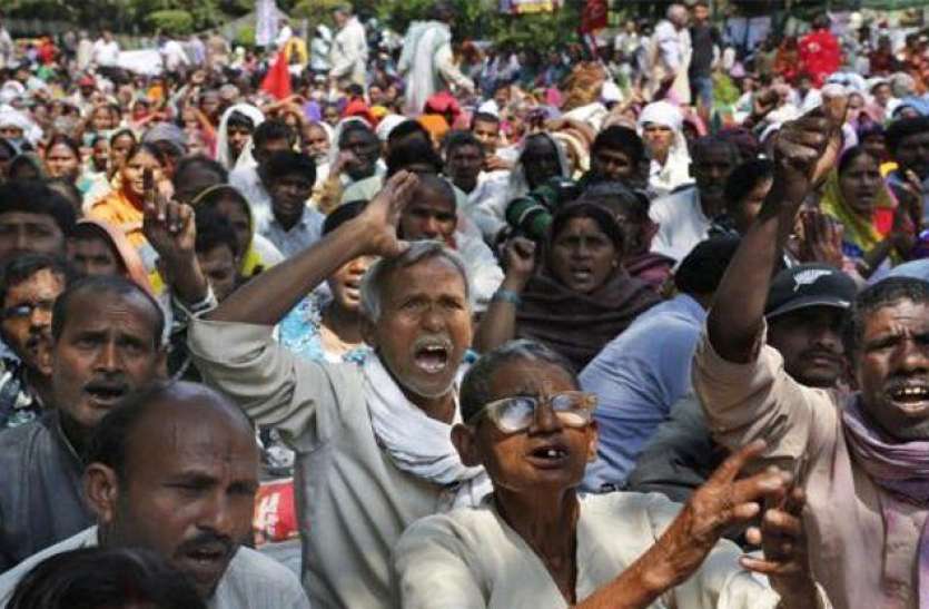 Farmers Protest : करनाल में किसान महापंचायत से पहले इंटरनेट बंद, पुलिस की 40 कंपनियां तैनात