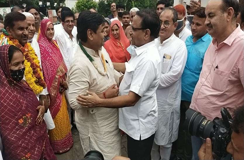 mahesh joshi सतीश पूनिया- राजेंद्र राठौड़ को हॉर्स ट्रेडिंग में महारतः जोशी