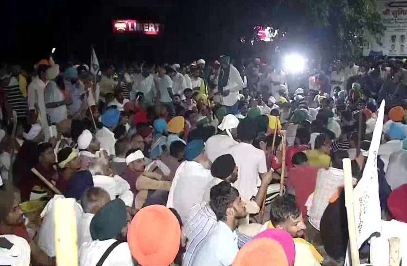 Kisan Mahapanchayat in Karnal Mini Secretariat किसानों का ऐलान- जब तक सभी मांगें पूरी नहीं, करनाल मिनी सचिवालय का घेराव जारी रहेगा