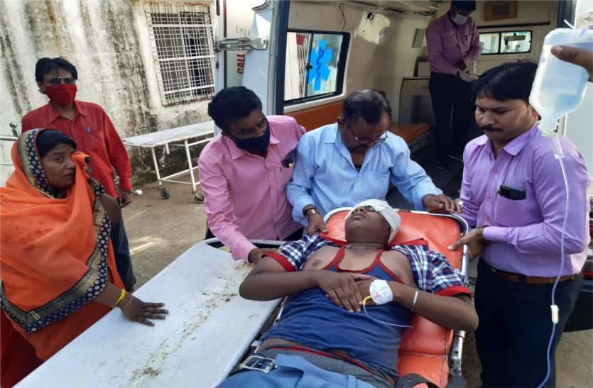 Two bikes collided at high speed, both students were riding on bikes, four injured तेज रफ्तार दो बाइक में भिड़ी, दोनों बाइक पर सवार थे विद्यार्थी, चार घायल