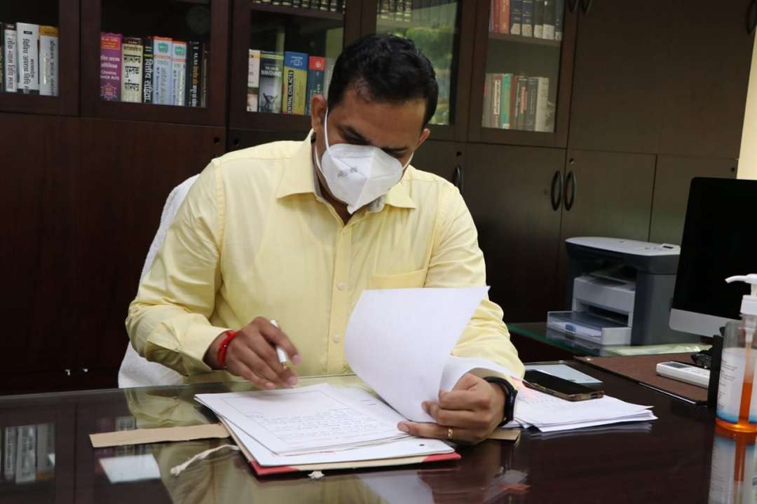 नवोदित कलेक्टर रोहित सिंह
