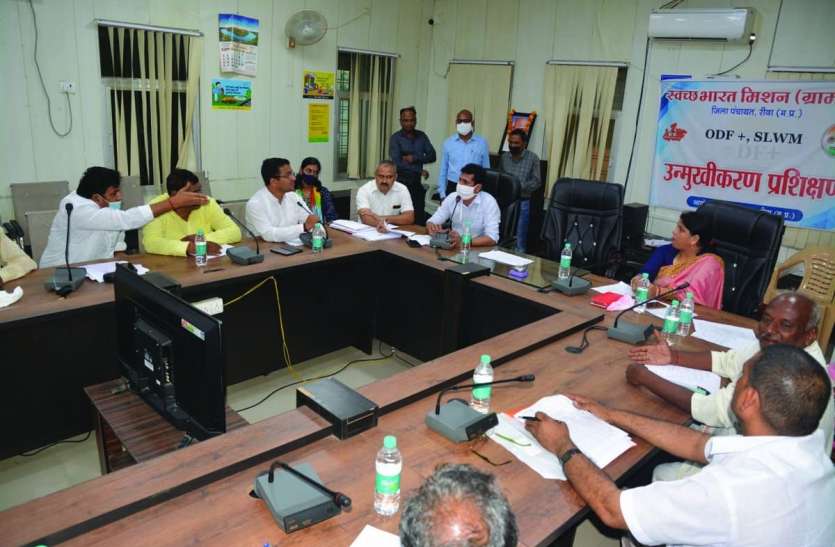 district panchayat जिला पंचायत की बैठक में सदस्यों का हंगामा, अध्यक्ष ने बुलाए गुंडे