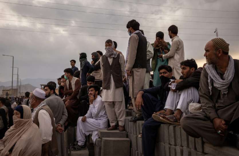 afghan-refugee.jpg गृहमंत्री राशिद का ऐलान- देश में अफगानी शरणार्थियों के लिए कोई जगह नहीं, जो आ गए वो वापस भेजे जाएंगे