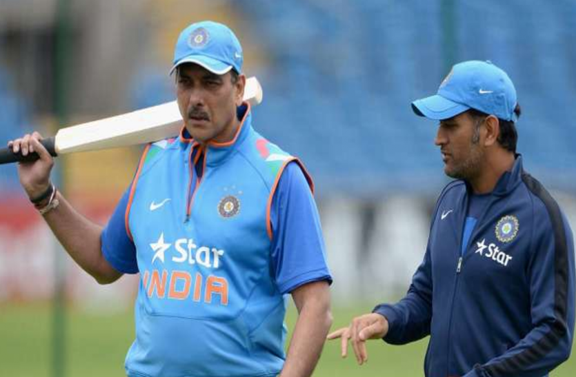 Akash Chopra reacts on conflict chances with coach Ravi Shastri with MS Dhoni in T20 World Cup T20 वर्ल्ड कप में धोनी की भूमिका और रवि शास्त्री से टकराव पर क्या बोले आकाश चोपड़ा