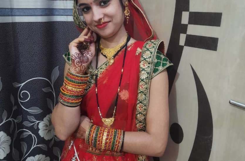 दीपिका ने जीती रूपवती सौभाग्यवती नारी प्रतियोगिता दीपिका ने जीती रूपवती सौभाग्यवती नारी प्रतियोगिता
