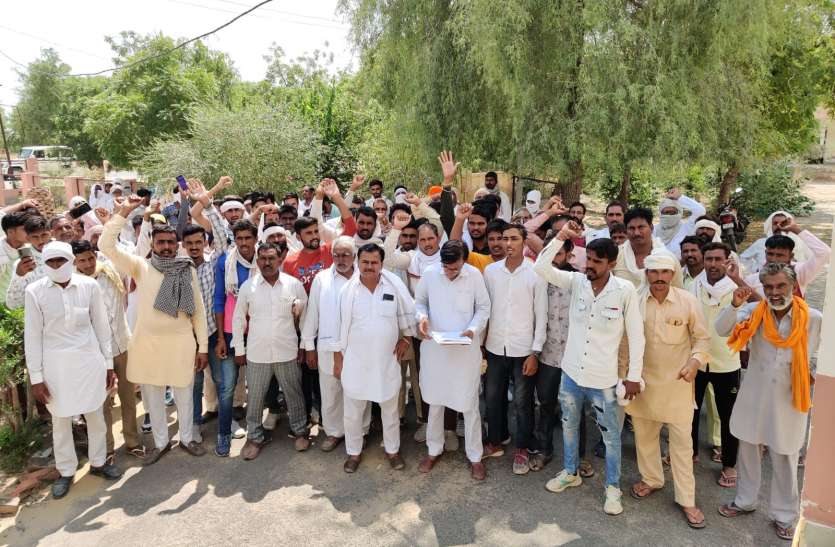 बिना पानी व गर्मी में मरी गायें, पोस्टमार्टम रिपोर्ट में खुलासा बिना पानी व गर्मी में मरी गायें, पोस्टमार्टम रिपोर्ट में खुलासा