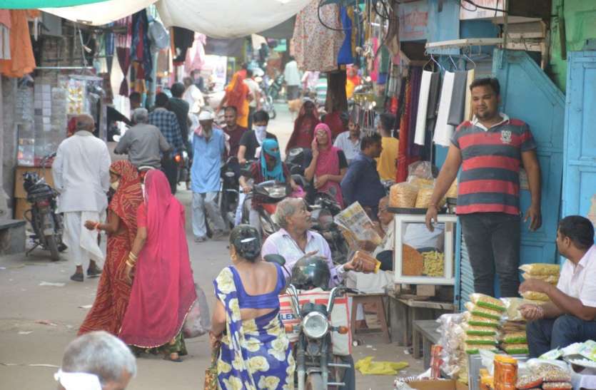 अब पटरी पर आएगा बाजार, त्योहारी सीजन से कारोबारियों को उम्मीद त्योहारी सीजन में बाजार में आएगा बूम, तैयारियों में जुटे व्यापारी