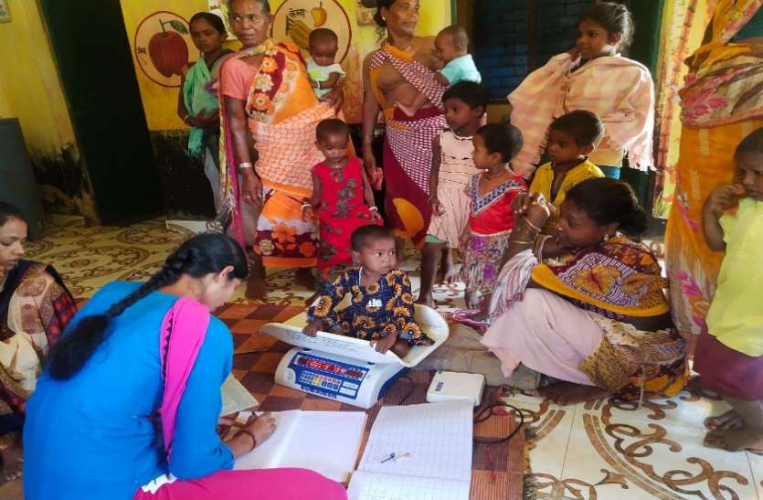 कुपोषण पर अंकुश: छत्तीसगढ़ सरकार नक्सल प्रभावित क्षेत्रों में उपलब्ध करा रही है अंडे और बाजरा कुपोषण पर अंकुश: छत्तीसगढ़ सरकार नक्सल प्रभावित क्षेत्रों में उपलब्ध करा रही है अंडे और बाजरा