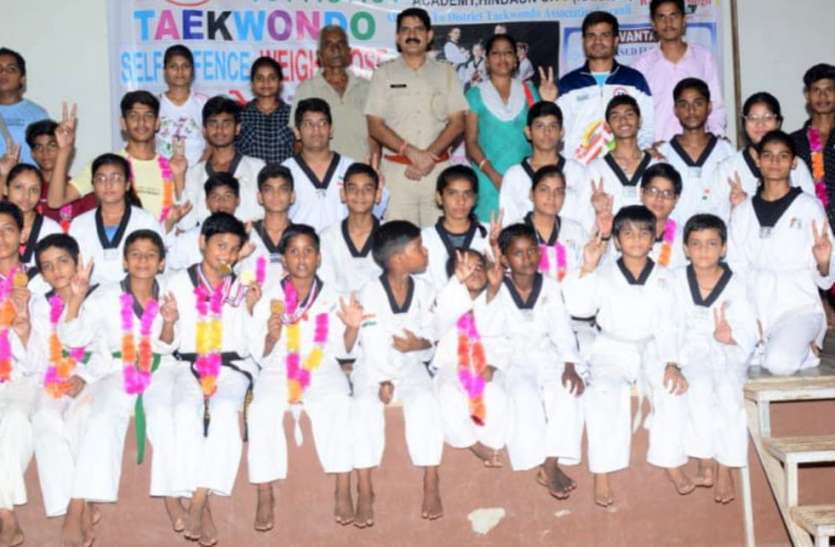 भरतपुर में हुई ताइक्वांडो चैंपियनशिप में करौली जिले के खिलाडिय़ों का परचम भरतपुर में हुई ताइक्वांडो चैंपियनशिप में करौली जिले के खिलाडिय़ों का परचम