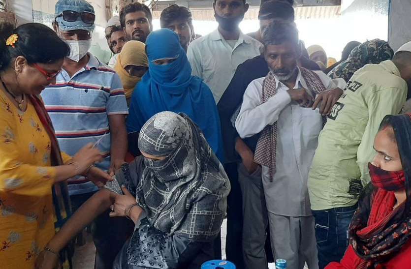 कोविड़ वैक्सीनेशन का महाभियान, जिले में अव्वल रहा हिण्डौन कोविड़ वैक्सीनेशन का महाभियान, जिले में अव्वल रहा हिण्डौन