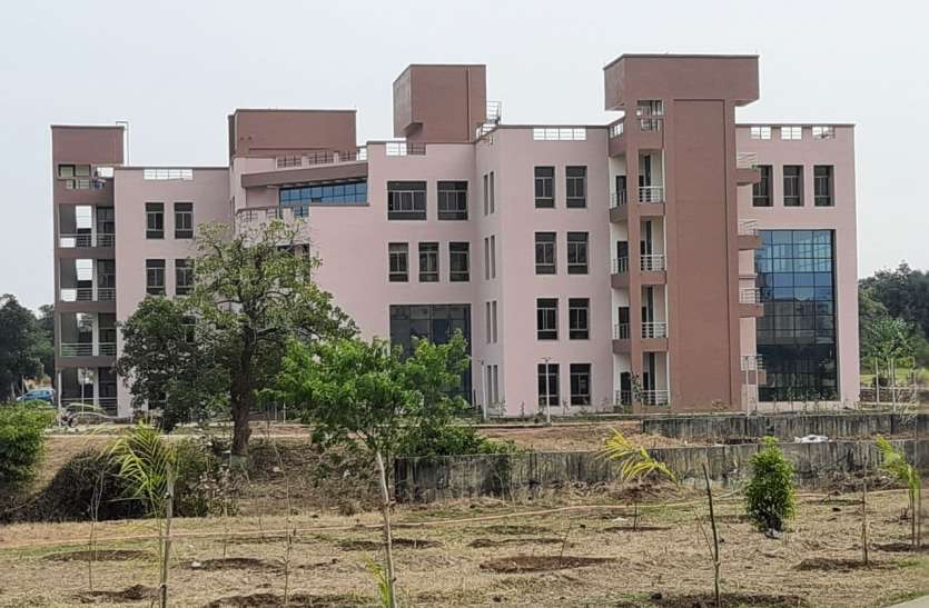 JABALPUR Tops the Country's Government triple IIITDM देश के शासकीय ट्रिपल आईटीडीएम में शीर्ष पर जबलपुर