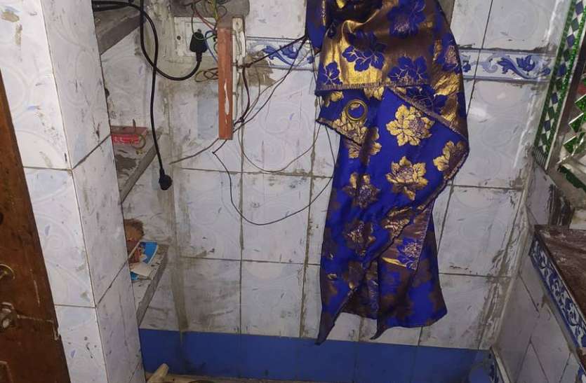 कांठल में झमाझम, मेघगर्जना और बिजली के साथ बारिश कांठल में झमाझम, मेघगर्जना और बिजली के साथ बारिश