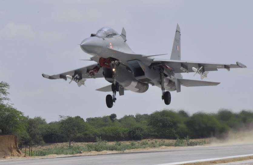 airstrip news barmer बॉर्डर पर एयर स्ट्रीप : धोराधरती से भारत की युद्धशक्ति का नव ...श्रीगणेश