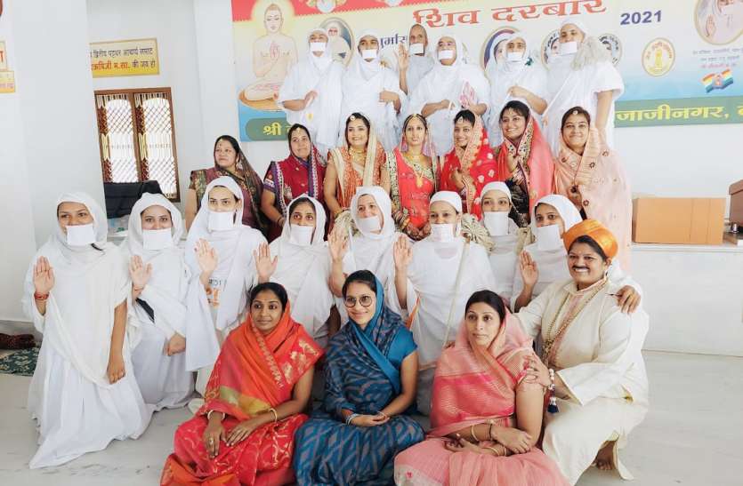 नारी मनुष्य की सबसे बड़ी ताकत-साध्वी सुमित्रा नारी मनुष्य की सबसे बड़ी ताकत-साध्वी सुमित्रा